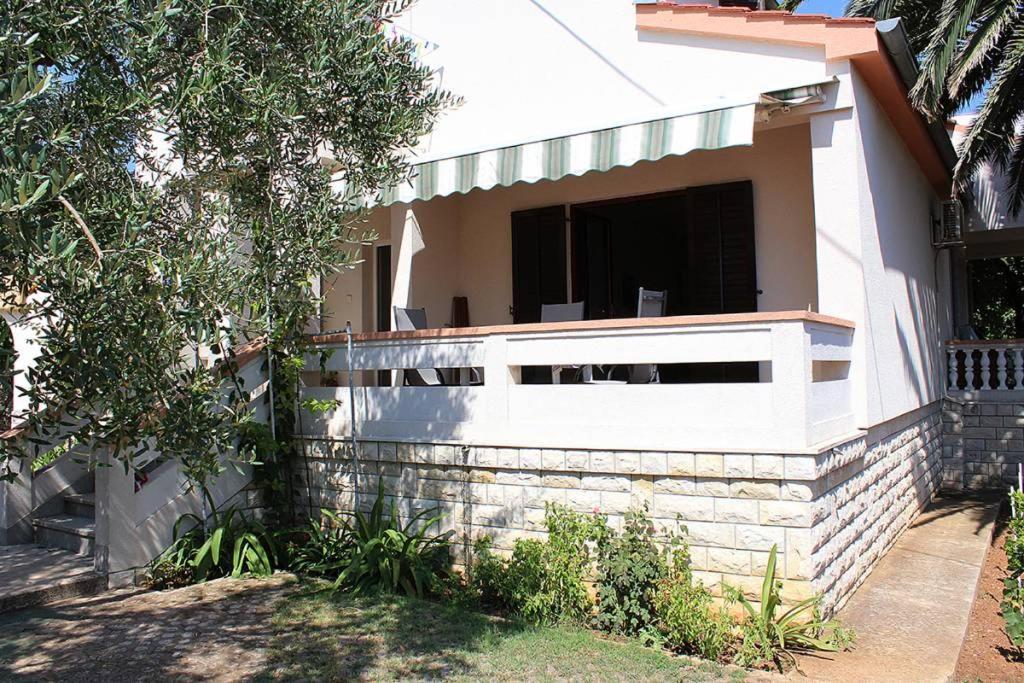 Studio apartment Marčelina Preko Esterno foto